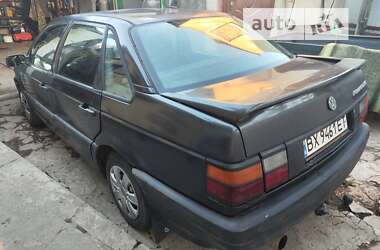 Седан Volkswagen Passat 1989 в Староконстантинове