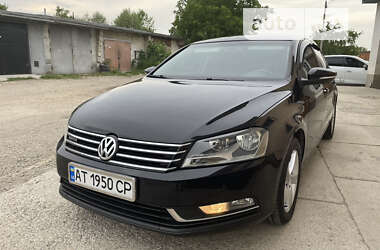 Седан Volkswagen Passat 2012 в Калуші