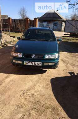 Универсал Volkswagen Passat 1997 в Камне-Каширском