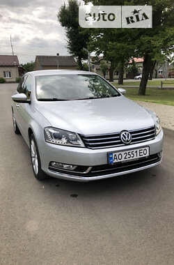 Седан Volkswagen Passat 2013 в Мукачевому