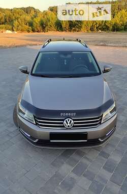 Універсал Volkswagen Passat 2011 в Хмельницькому