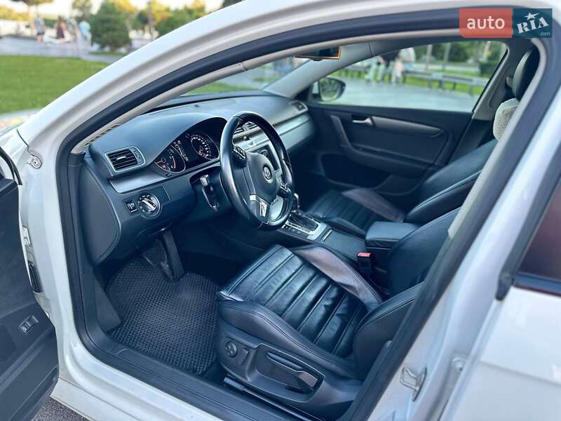 Універсал Volkswagen Passat 2013 в Дніпрі