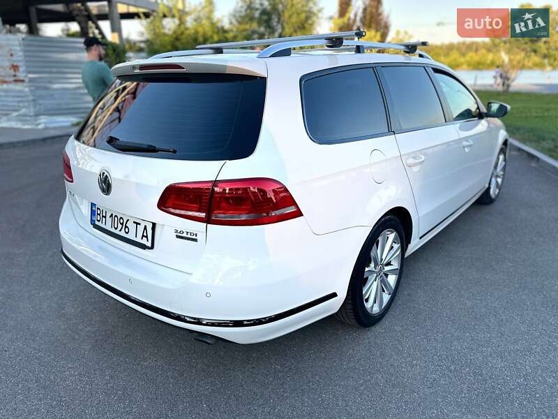 Універсал Volkswagen Passat 2013 в Дніпрі