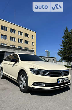 Универсал Volkswagen Passat 2016 в Киеве