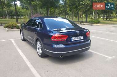 Седан Volkswagen Passat 2013 в Кропивницком