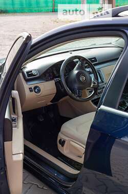 Универсал Volkswagen Passat 2012 в Ивано-Франковске