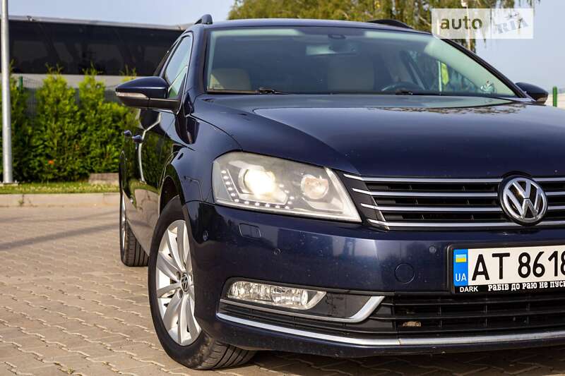 Універсал Volkswagen Passat 2012 в Івано-Франківську