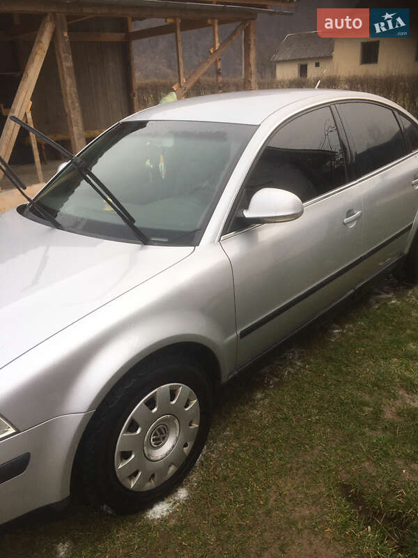 Седан Volkswagen Passat 2004 в Косові