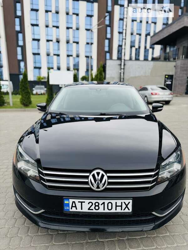 Седан Volkswagen Passat 2013 в Ивано-Франковске