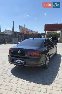 Седан Volkswagen Passat 2015 в Виноградові