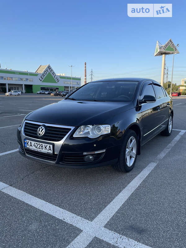 Седан Volkswagen Passat 2006 в Киеве