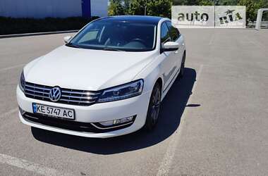 Седан Volkswagen Passat 2012 в Дніпрі