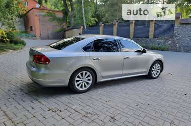 Седан Volkswagen Passat 2013 в Полтаве