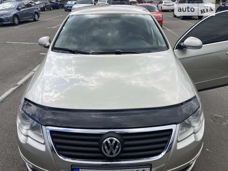 Седан Volkswagen Passat 2008 в Києві