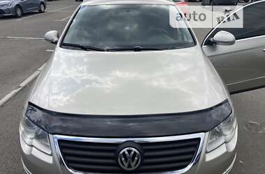 Седан Volkswagen Passat 2008 в Києві