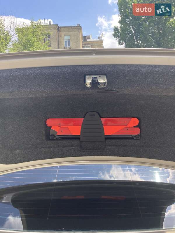 Седан Volkswagen Passat 2008 в Києві