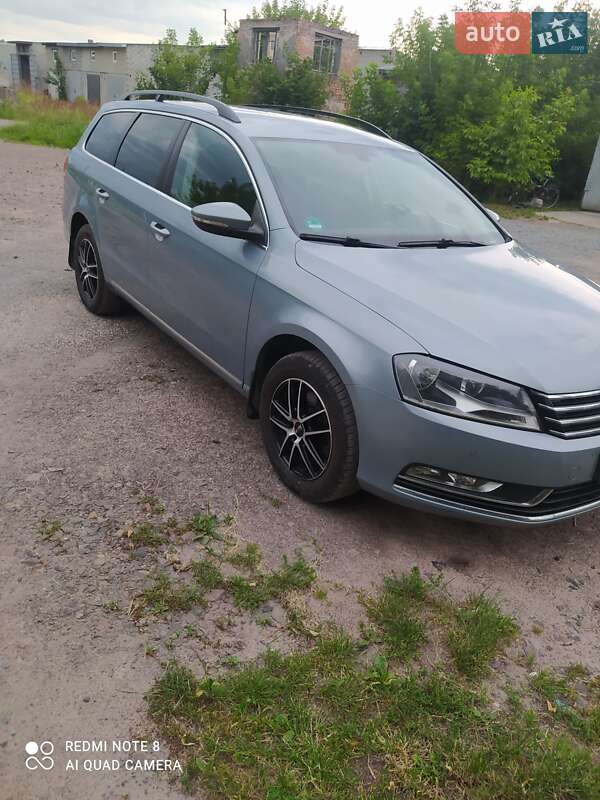 Универсал Volkswagen Passat 2013 в Бродах
