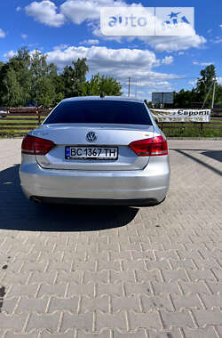 Седан Volkswagen Passat 2011 в Самборі