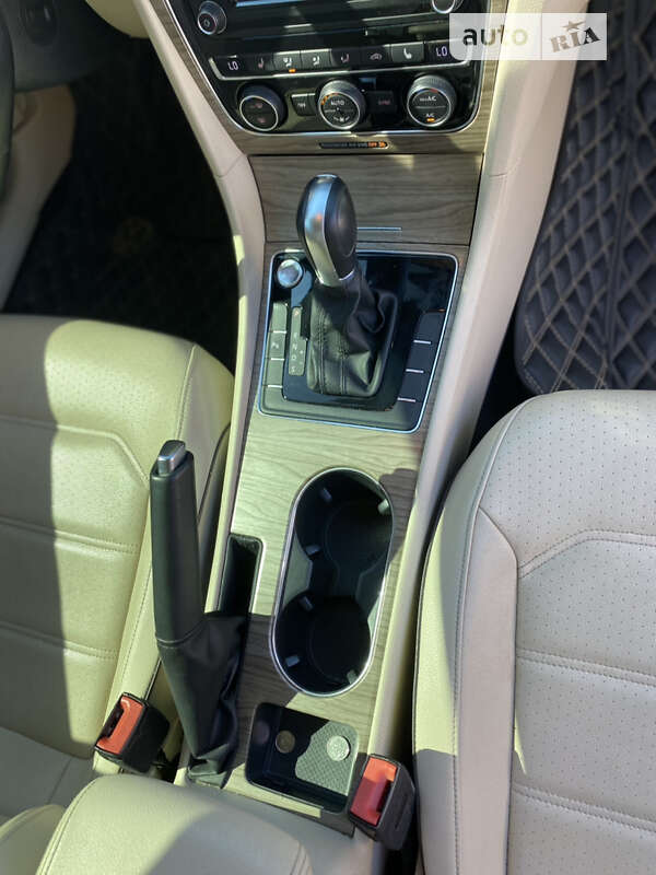 Седан Volkswagen Passat 2018 в Днепре фото 12 Седан Volkswagen Passat 2018 в Днепре