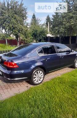 Седан Volkswagen Passat 2011 в Городку