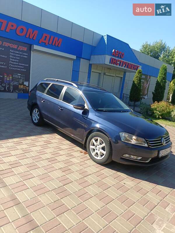 Універсал Volkswagen Passat 2011 в Черкасах