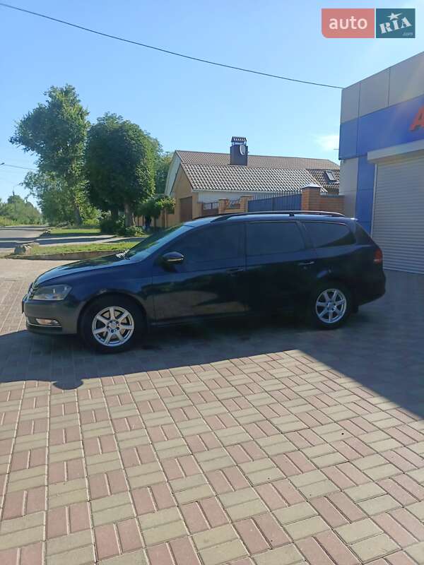 Універсал Volkswagen Passat 2011 в Черкасах
