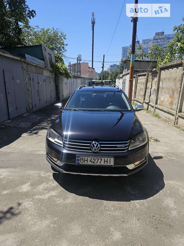 Универсал Volkswagen Passat 2014 в Одессе