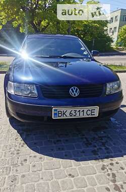Седан Volkswagen Passat 1998 в Львове