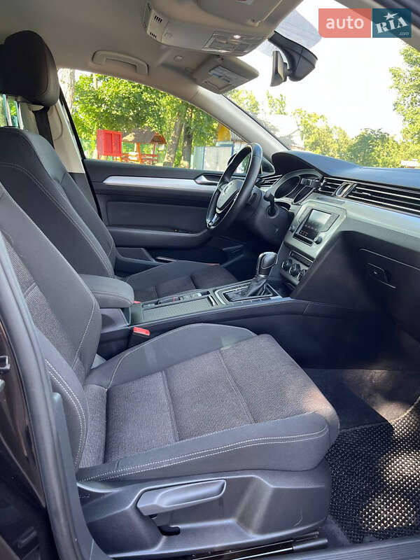 Универсал Volkswagen Passat 2015 в Овруче