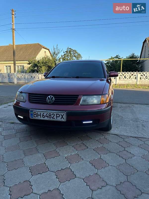 Седан Volkswagen Passat 1997 в Одесі