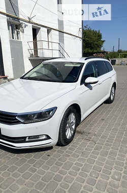 Универсал Volkswagen Passat 2015 в Чорткове