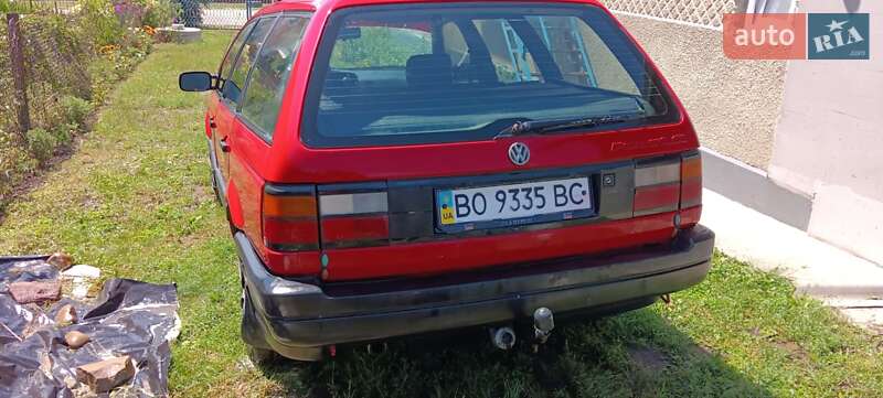 Универсал Volkswagen Passat 1989 в Толстом