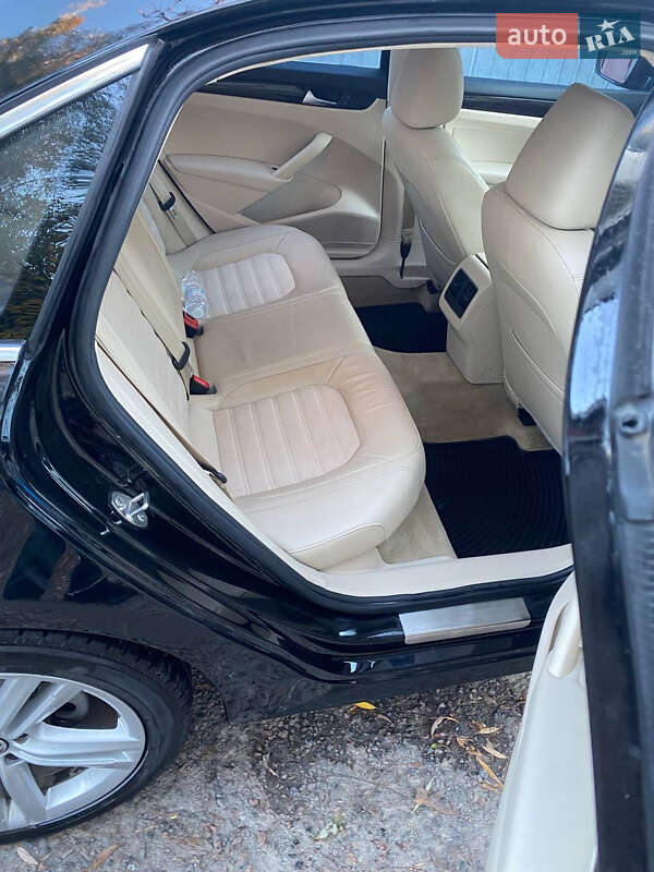 Седан Volkswagen Passat 2015 в Мироновке фото 13 Седан Volkswagen Passat 2015 в Мироновке