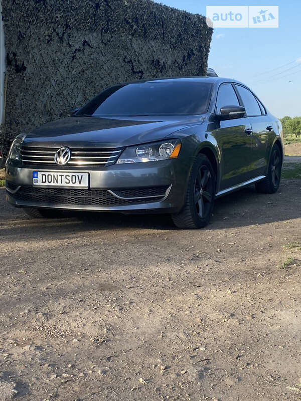 Седан Volkswagen Passat 2012 в Софиевской Борщаговке