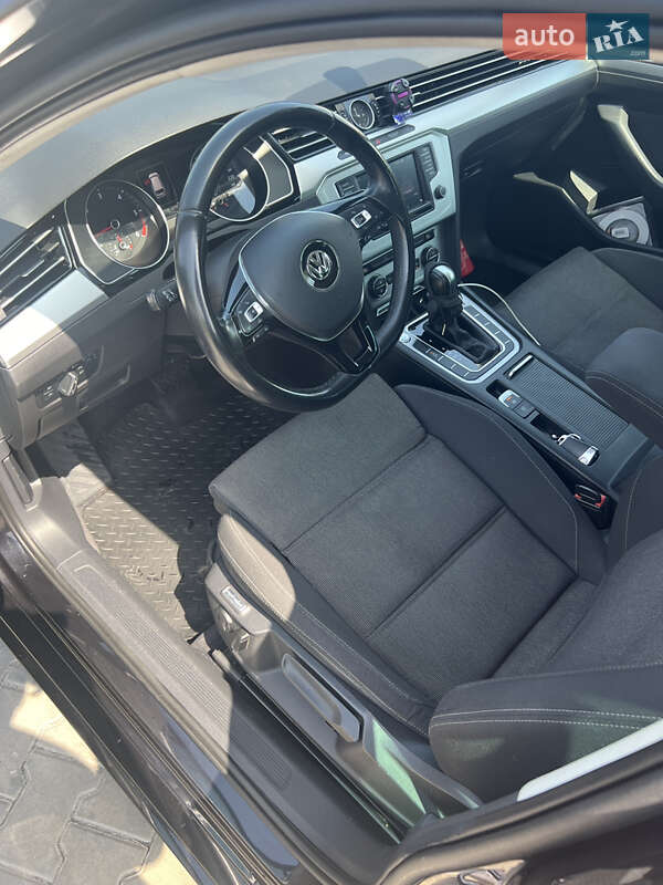 Универсал Volkswagen Passat 2016 в Луцке фото 20 Универсал Volkswagen Passat 2016 в Луцке