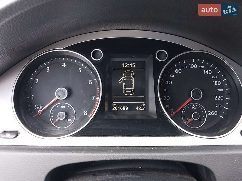 Универсал Volkswagen Passat 2009 в Киеве