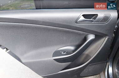 Универсал Volkswagen Passat 2009 в Киеве