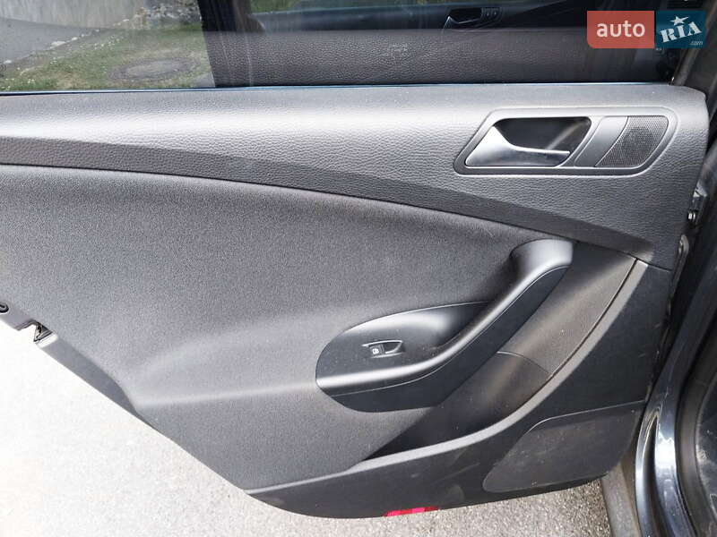 Универсал Volkswagen Passat 2009 в Киеве