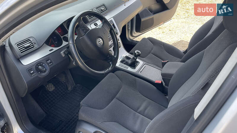 Универсал Volkswagen Passat 2008 в Долине