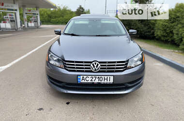 Седан Volkswagen Passat 2014 в Луцьку