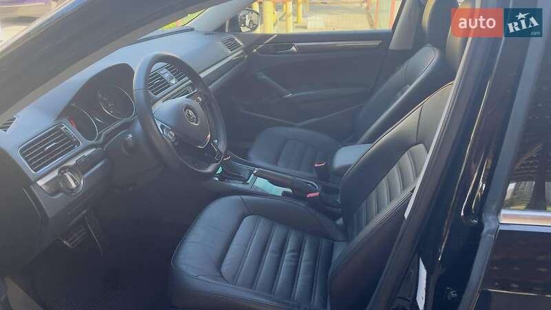 Седан Volkswagen Passat 2015 в Києві