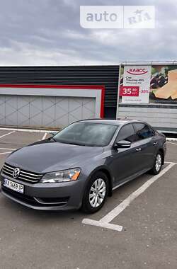 Седан Volkswagen Passat 2013 в Харкові