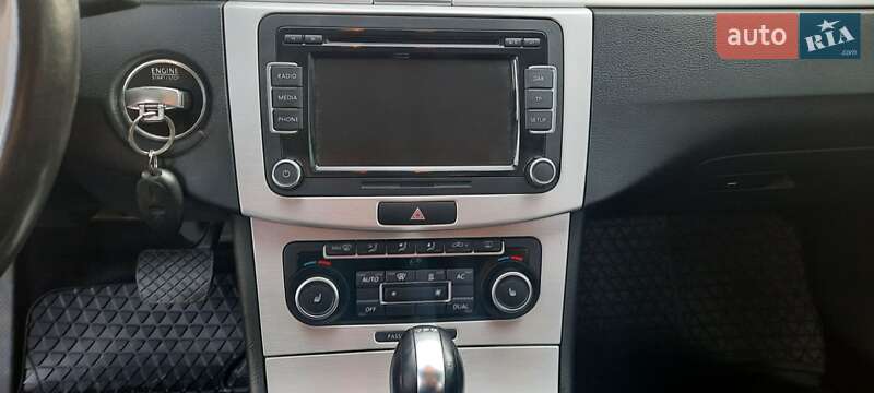 Универсал Volkswagen Passat 2011 в Львове