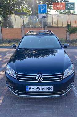 Універсал Volkswagen Passat 2012 в Дніпрі