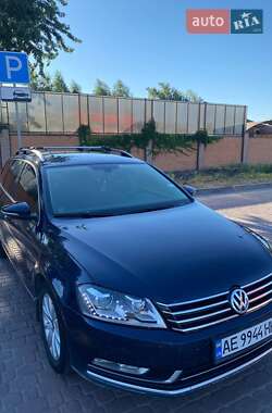 Універсал Volkswagen Passat 2012 в Дніпрі