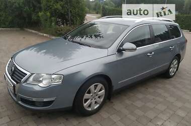 Універсал Volkswagen Passat 2010 в Львові