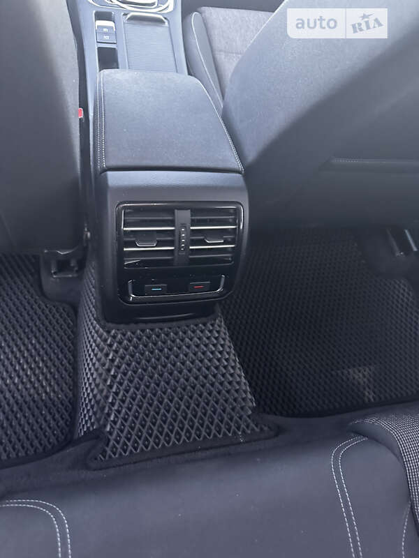 Універсал Volkswagen Passat 2015 в Тернополі фото 17 Універсал Volkswagen Passat 2015 в Тернополі