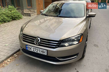 Седан Volkswagen Passat 2014 в Рівному