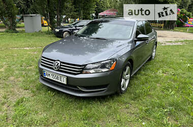 Седан Volkswagen Passat 2012 в Звягелі