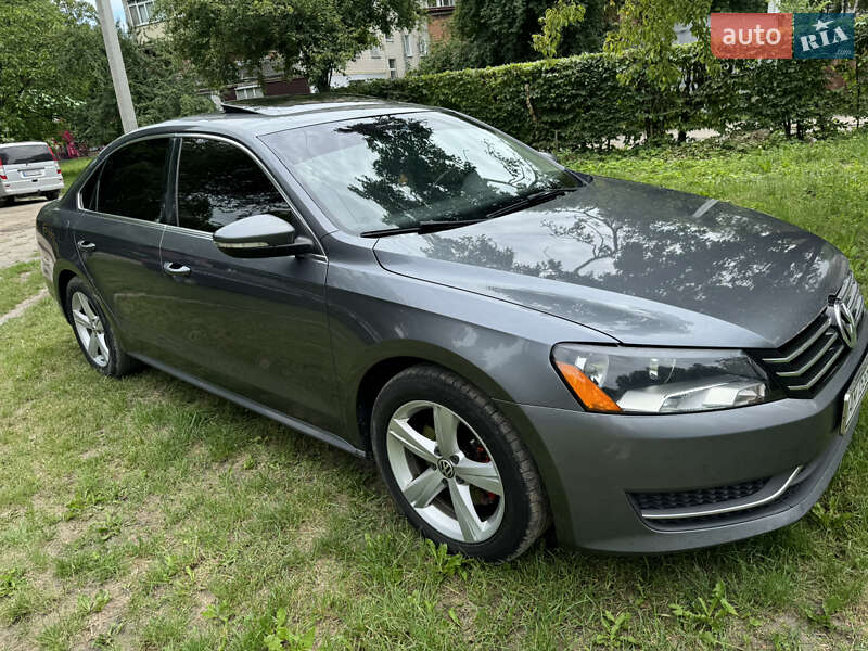 Седан Volkswagen Passat 2012 в Звягеле